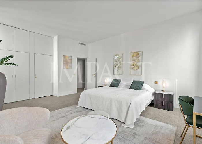 Ref 783 - Croisette - For Rent * Cannes